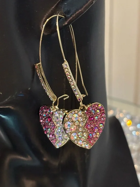 ✨Betsey Johnson Iridescent & Pink Crystal Heart Drop Earrings✨ - Picture 3 of 14